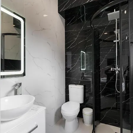 Avangard Kulisha 16 * リヴィウ