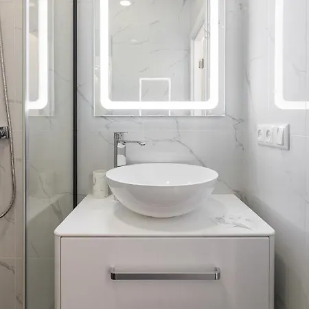 Avangard Kulisha 16 *