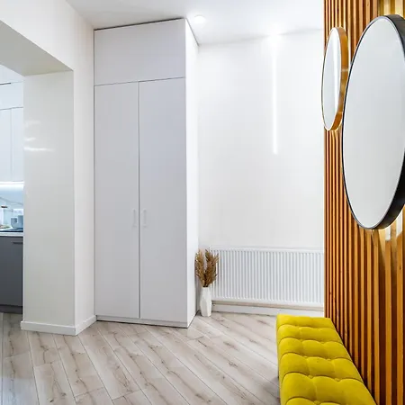 アパート Avangard Kulisha 16 リヴィウ