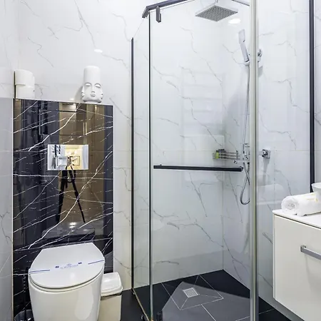 Avangard Kulisha 16 * リヴィウ