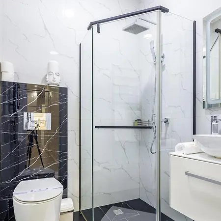 アパート Avangard Kulisha 16 *