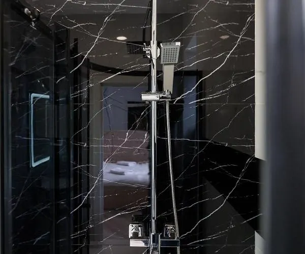 Avangard Kulisha 16 דירה